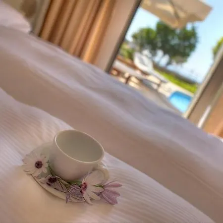 Geris Sleeps 6 Pool Air Con Wifi Villa