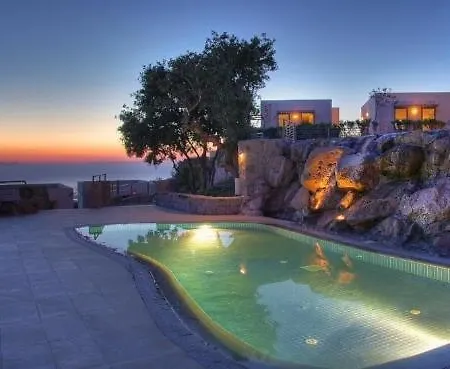 Geris Sleeps 6 Pool Air Con Wifi *